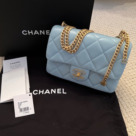 *SOLD*NWT Chanel 22P Quilted Pending CC Small Classic Flap Lambskin w Receipt! - Picture 1 of 13